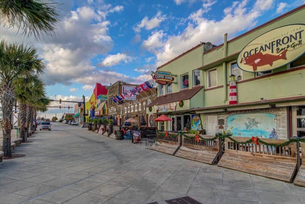 *oceanfront Retreat*king Bed *great Pools, Hot Tubs+++*o41 Myrtle Beach