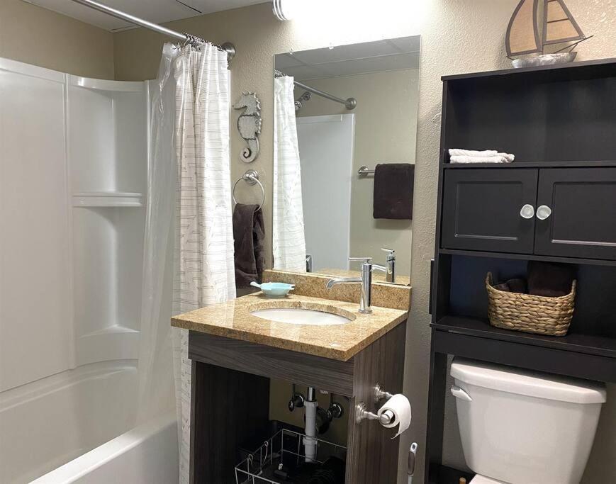 *oceanfront Retreat*king Bed *great Pools, Hot Tubs+++*o41 * Myrtle Beach