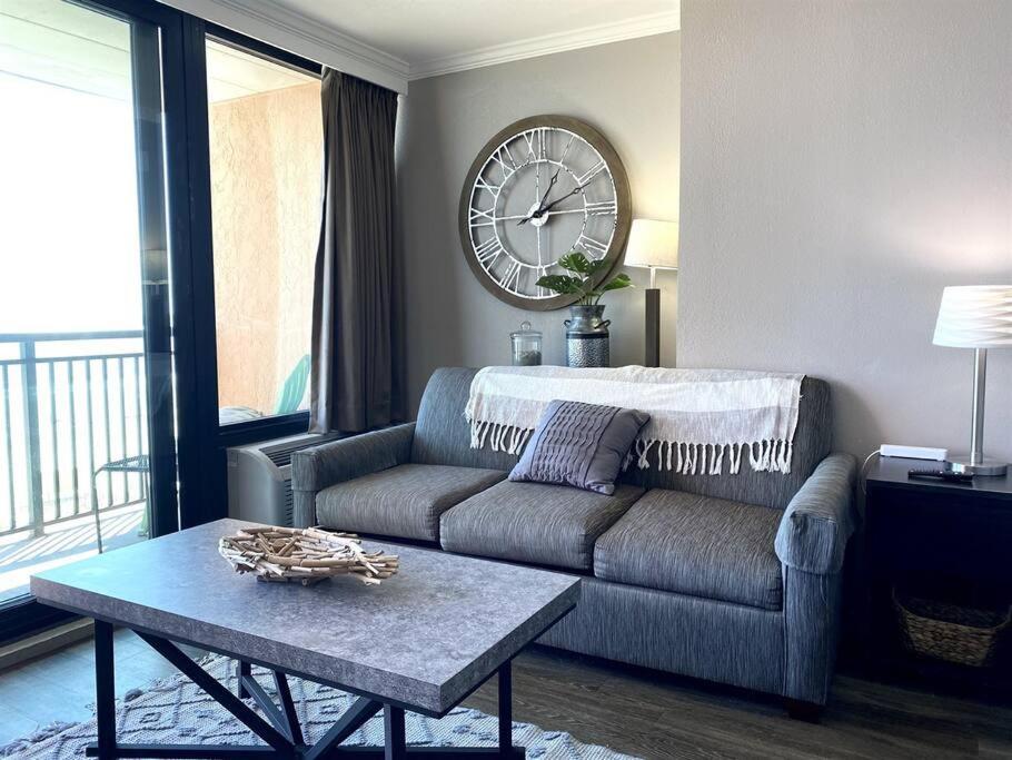 Apartment *oceanfront Retreat*king Bed *great Pools, Hot Tubs+++*o41 *
